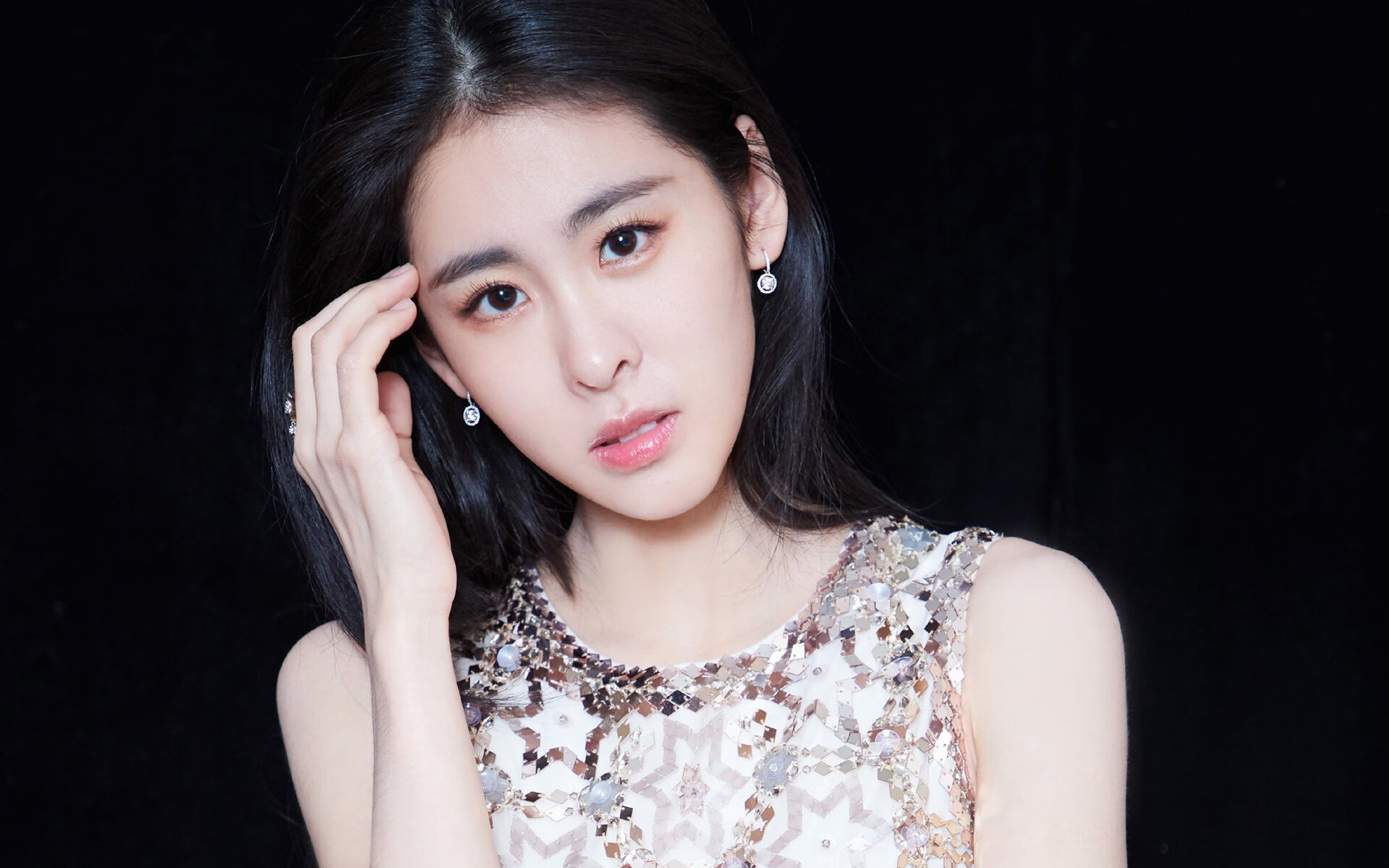 泰国骑手Natchinapha Rattanachotirat荣获2024年最佳障碍赛骑手奖，表彰其卓越表现。